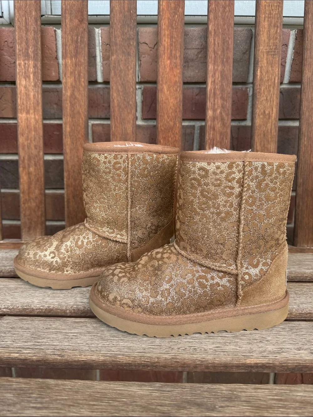 UGG Classic II Glitter Leopard-Pattern Chestnut